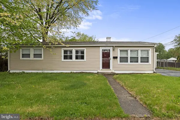 520 S MAPLE AVE, Maple Shade, NJ 08052