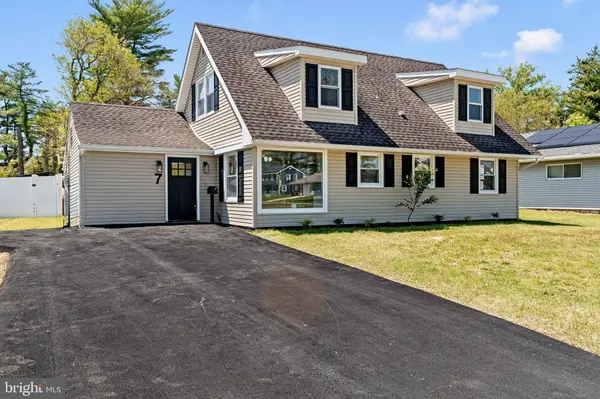 7 BELHURST LN, Willingboro, NJ 08046