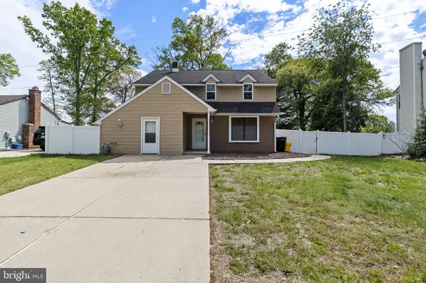 6 MARY ELLEN LN, Sicklerville, NJ 08081