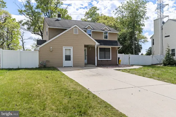 6 MARY ELLEN LN, Sicklerville, NJ 08081