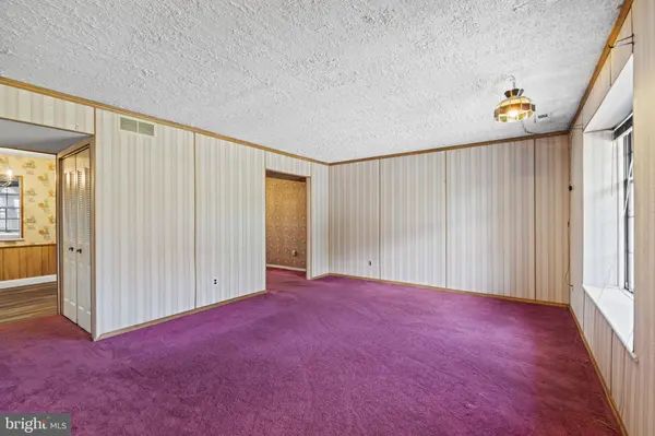 6 MARY ELLEN LN, Sicklerville, NJ 08081