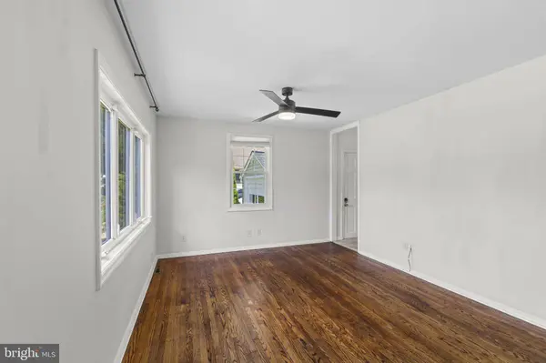 64 EDISON RD, Cherry Hill, NJ 08034