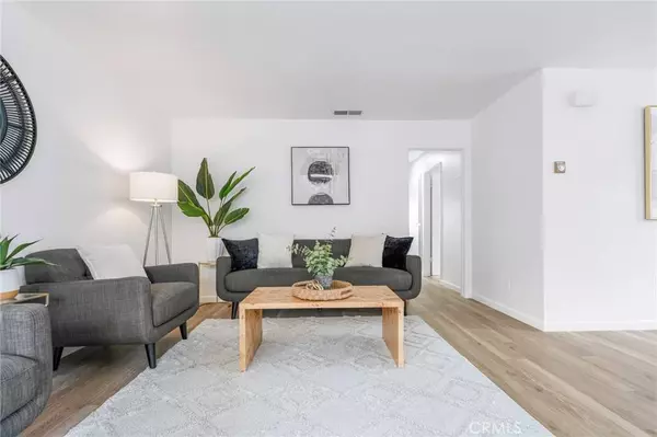 9594 Pettswood #4, Huntington Beach, CA 92646