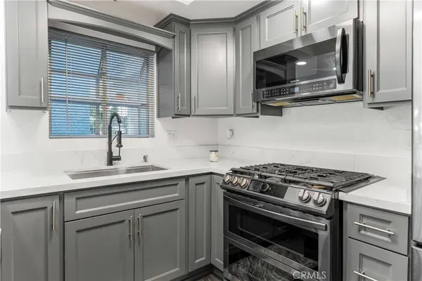 1100 Euclid AVE #104, Long Beach, CA 90804