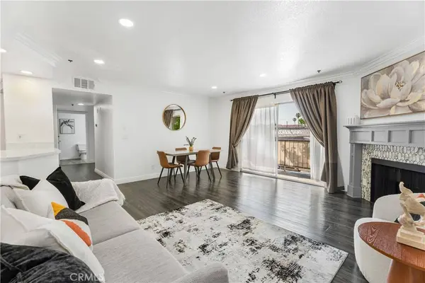 1100 Euclid AVE #104, Long Beach, CA 90804