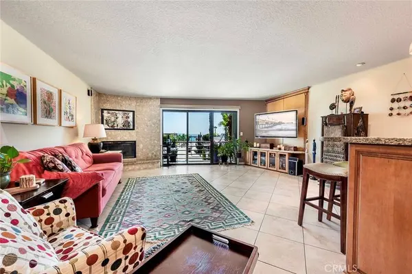3811 E Livingston DR #1, Long Beach, CA 90803