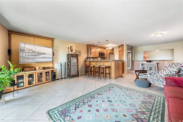 3811 E Livingston DR #1, Long Beach, CA 90803