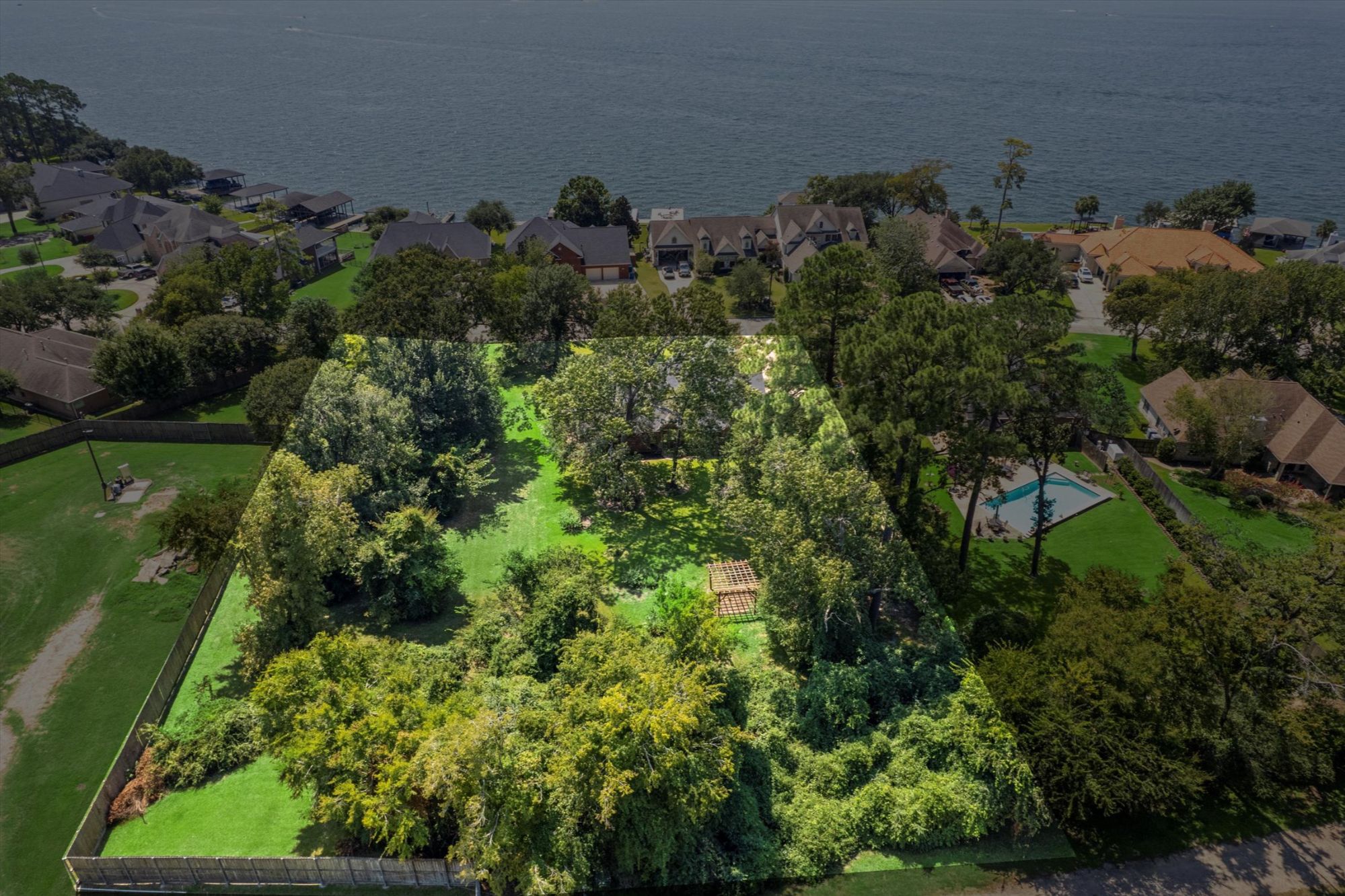 home on over half an acre on Lake Conroe