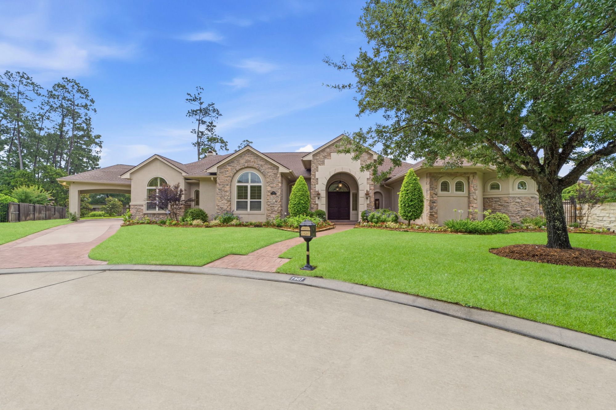 Brittany Cabrera helps clients sell and buy homes all over Spring TX and the surrounding areas