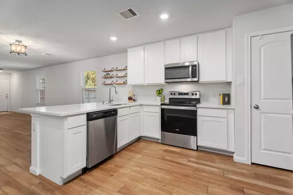 12912 Lake Conroe Bay RD, Willis, TX 77318