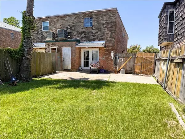 7021 YORKTOWN DR, New Orleans, LA 70127