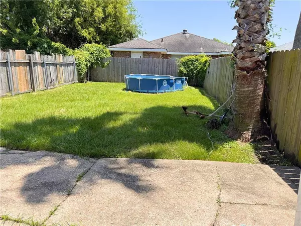 7021 YORKTOWN DR, New Orleans, LA 70127