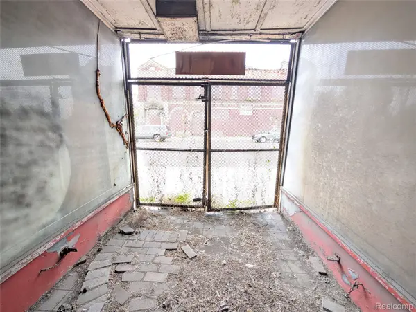 8000 W Jefferson AVE, Detroit, MI 48209
