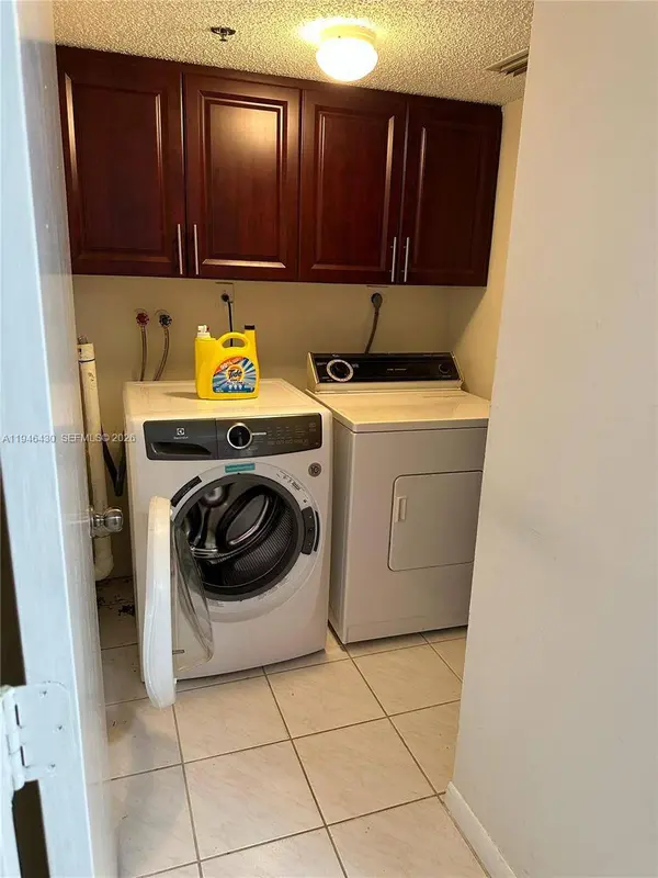 2240 N Cypress Bend Dr #805, Pompano Beach, FL 33069