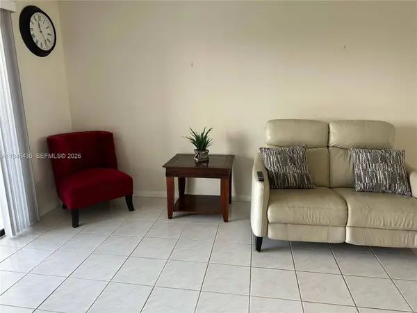2240 N Cypress Bend Dr #805, Pompano Beach, FL 33069