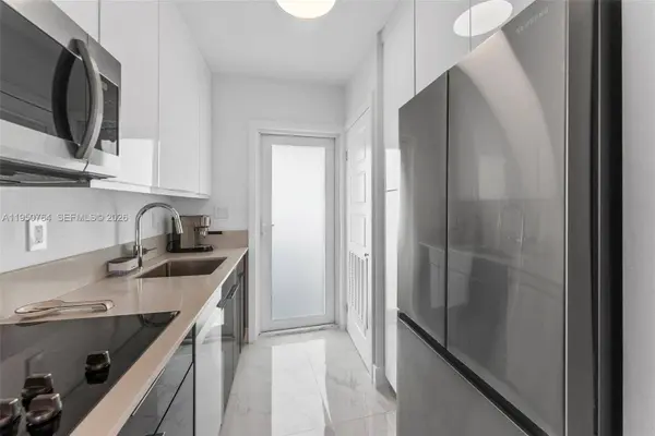 3250 NE 28th St #403, Fort Lauderdale, FL 33308