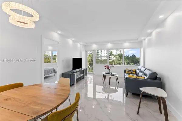 3250 NE 28th St #403, Fort Lauderdale, FL 33308