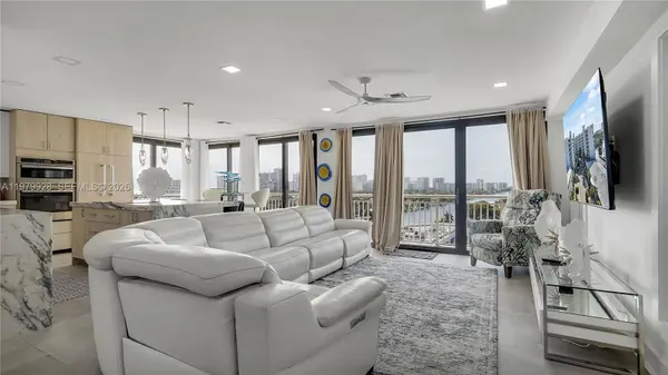 3100 NE 48th St #PH18, Fort Lauderdale, FL 33308