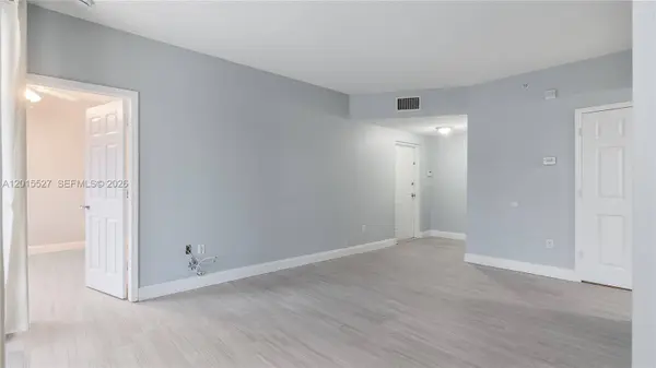 7085 Nova Dr #105, Davie, FL 33317
