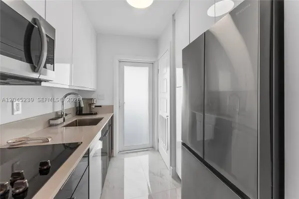 3250 NE 28th St #403, Fort Lauderdale, FL 33308