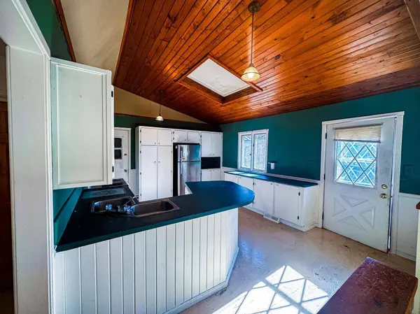 2284 15th ST, Johnstown Twp, WI 54826