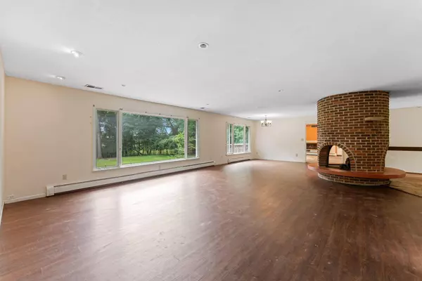 75 Birch Bluff RD, Tonka Bay, MN 55331