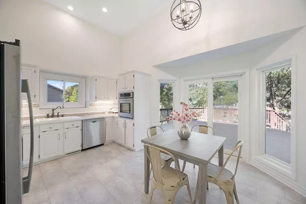 13914 Duluth DR, Apple Valley, MN 55124