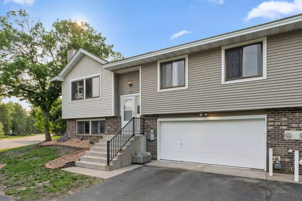 583 97th LN NE, Blaine, MN 55434