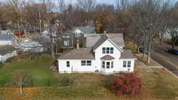 1207 Desoto AVE N, Glencoe, MN 55336