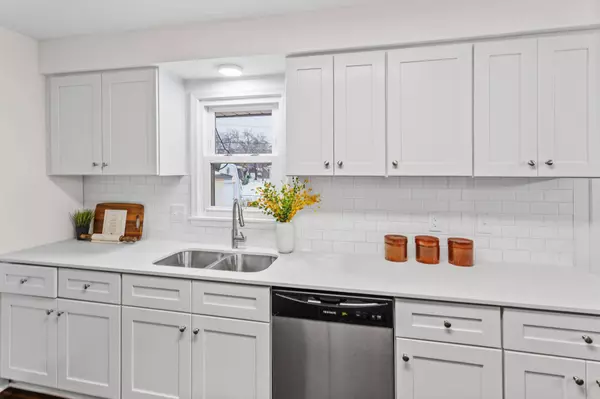 7012 Regent AVE N, Brooklyn Center, MN 55429