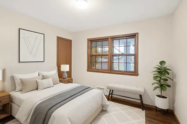 101 Heritage CIR N, Burnsville, MN 55337