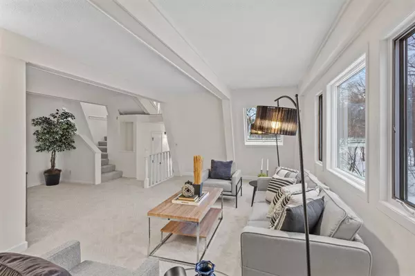 133 Glen LN, River Falls, WI 54022