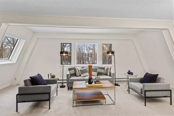 133 Glen LN, River Falls, WI 54022