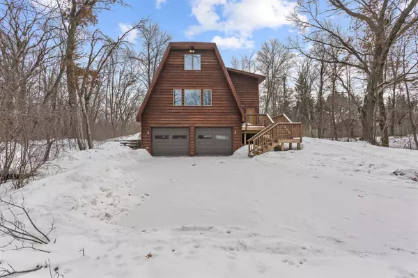 133 Glen LN, River Falls, WI 54022