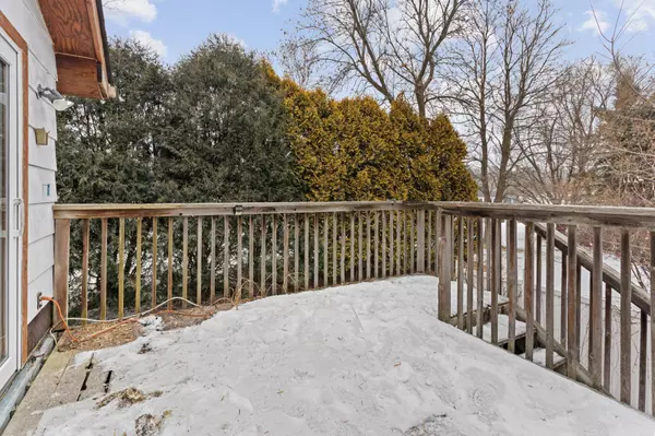 8090 Urbandale LN N, Maple Grove, MN 55311