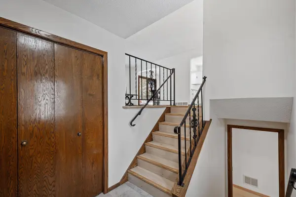 2200 74th AVE N, Minneapolis, MN 55444