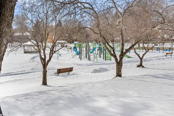 2767 21st ST NW, New Brighton, MN 55112