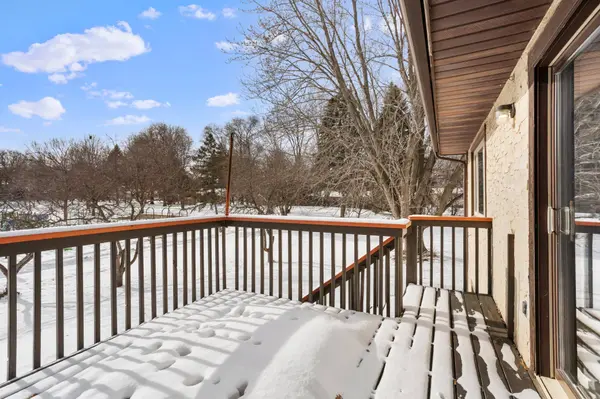 2767 21st ST NW, New Brighton, MN 55112