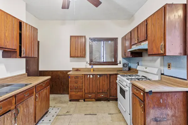 687 Sims AVE, Saint Paul, MN 55106