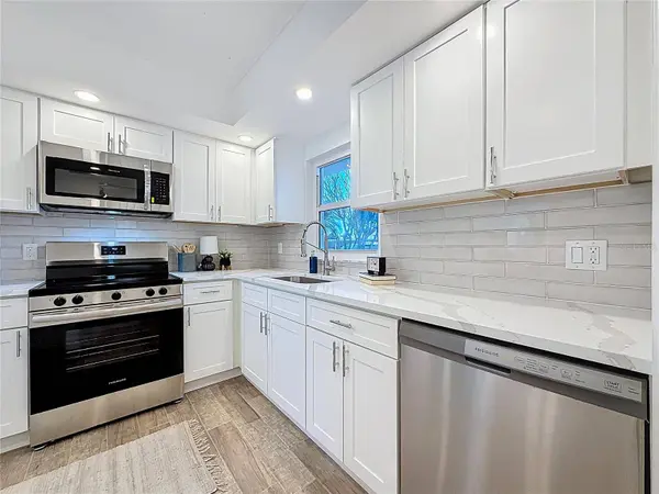 4550 COVE CIR #106, St Petersburg, FL 33708