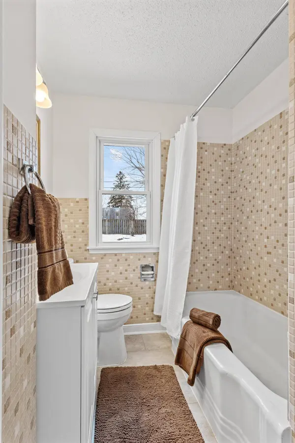 2138 3rd ST E, Saint Paul, MN 55119