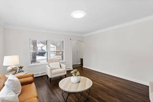 1290 Livingston AVE, Saint Paul, MN 55118