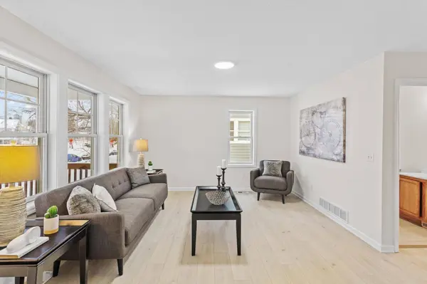 2210 Irving AVE N, Minneapolis, MN 55411