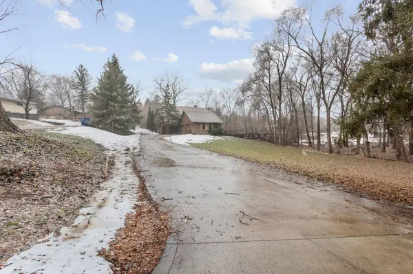2891 Egan AVE, Saint Paul, MN 55121