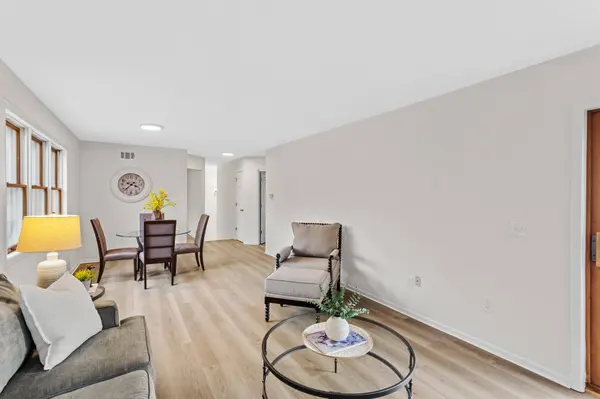 14271 Bedford DR, Eden Prairie, MN 55346