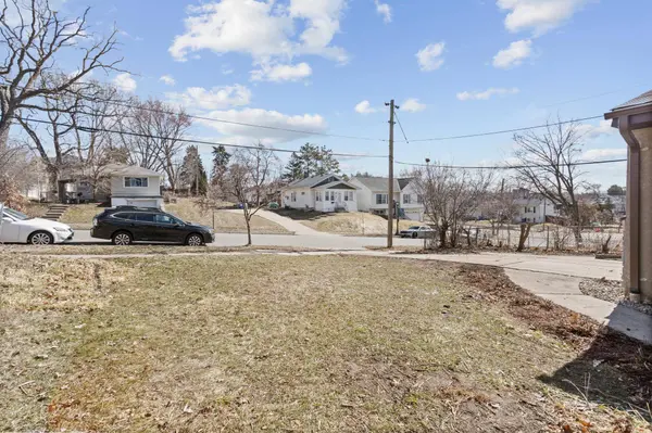 531 Hazel ST N, Saint Paul, MN 55119
