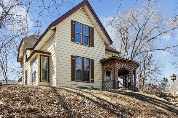 345 Maple ST, Saint Paul, MN 55106
