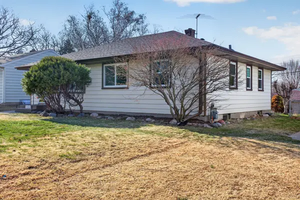 1592 Hoyt AVE E, Saint Paul, MN 55106