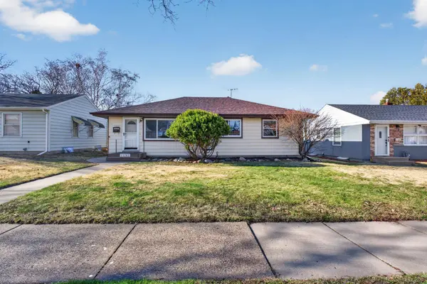 1592 Hoyt AVE E, Saint Paul, MN 55106