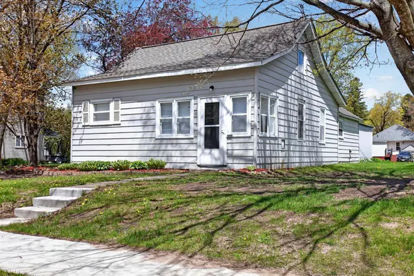 231 4th AVE, Clear Lake, WI 54005